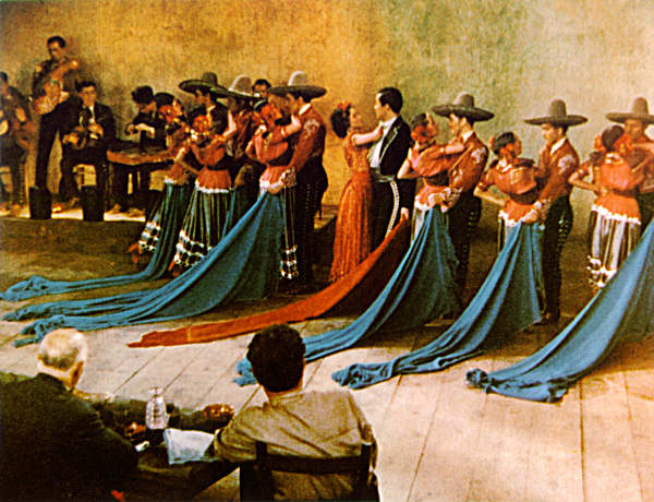 La Cucaracha photographed in 3 component Technicolor
