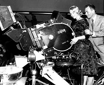 Eva Marie Saint and James Mason ham it up on the set of 